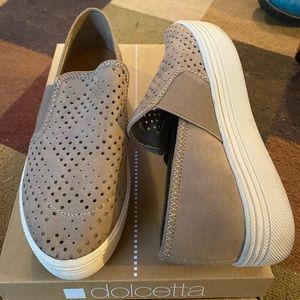 Women’s shoes sizes 5-6